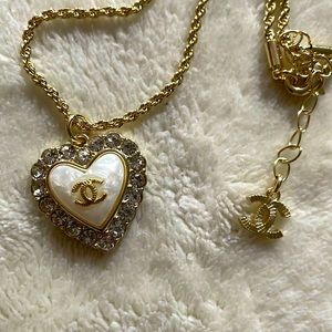 18-20in Chanel necklace